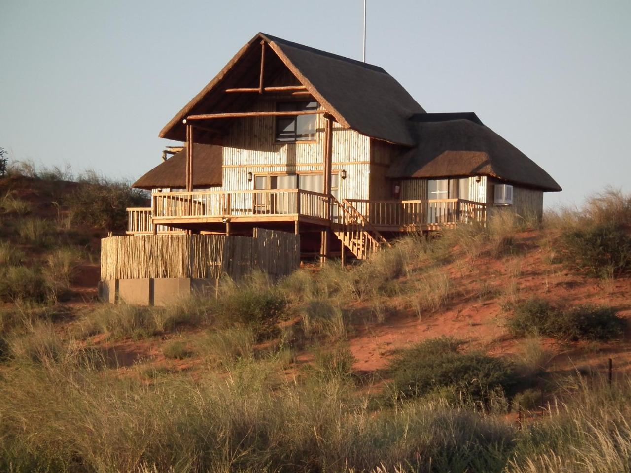 Kgalagadi Lodge Askham Esterno foto